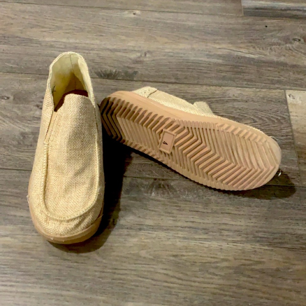Girls size 4 slip on shoes
